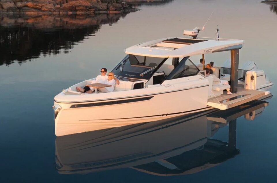 THE PERFECT YACHT FOR A PRIVATE BOAT TRIP IM LINDOS(2)